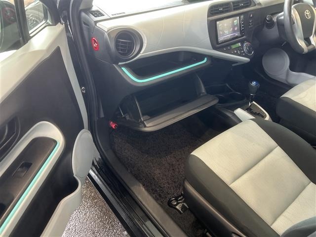 Toyota AQUA 2013 6968929-22