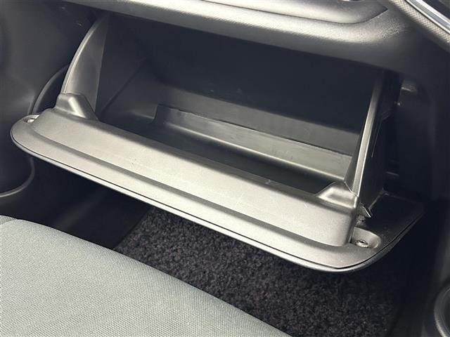 Toyota AQUA 2018 6969002-4