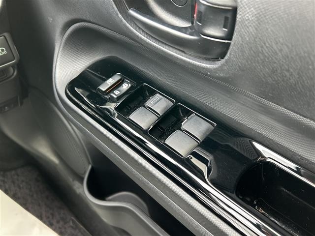 Toyota AQUA 2017 6969096-9