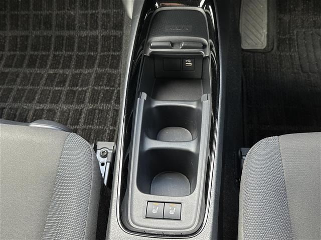 Toyota AQUA 2024 6969137-8