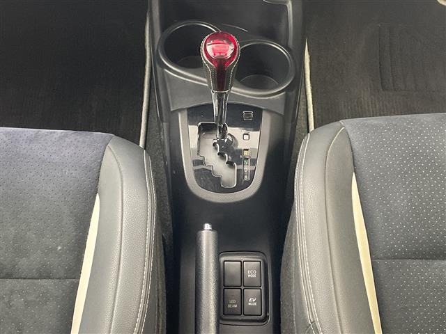 Toyota AQUA 2014 6969246-8