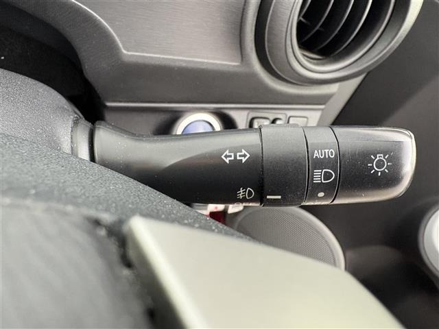 Toyota AQUA 2012 6969320-21