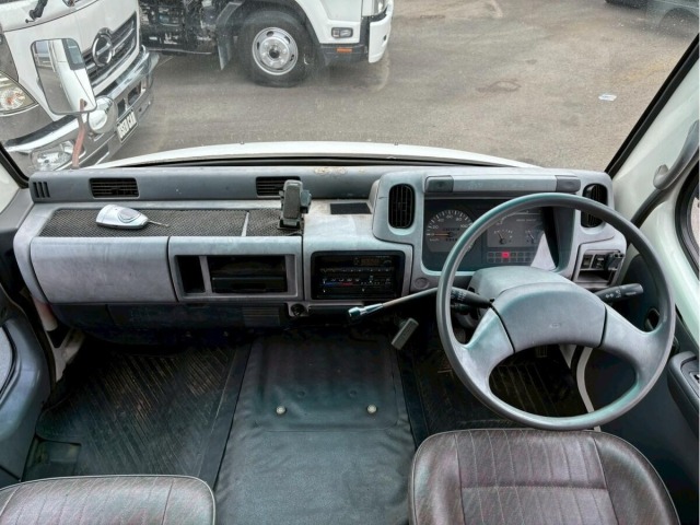 Nissan ATLAS 1993 6971258-9