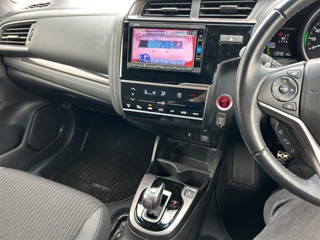Honda FIT 2017 6972111-18