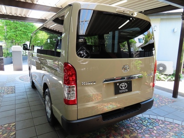 Toyota HIACE VAN 2026 6967798-1