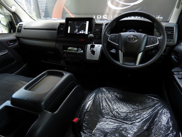 Toyota HIACE VAN 2026 6967798-12