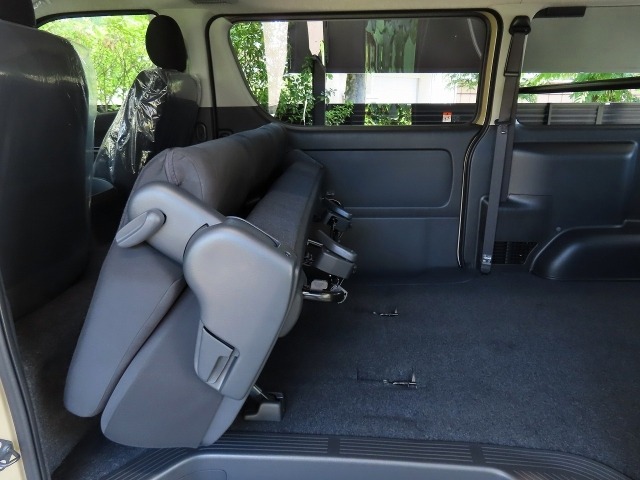 Toyota HIACE VAN 2026 6967798-22