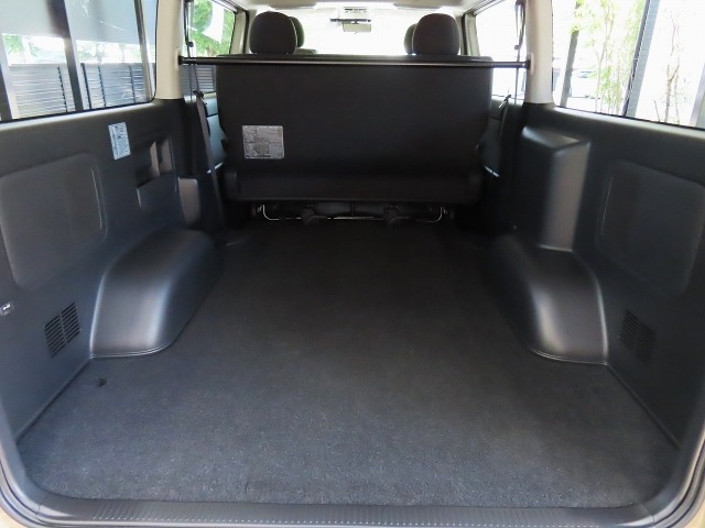 Toyota HIACE VAN 2026 6967798-24