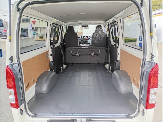 Toyota HIACE VAN 2026 6967957-25