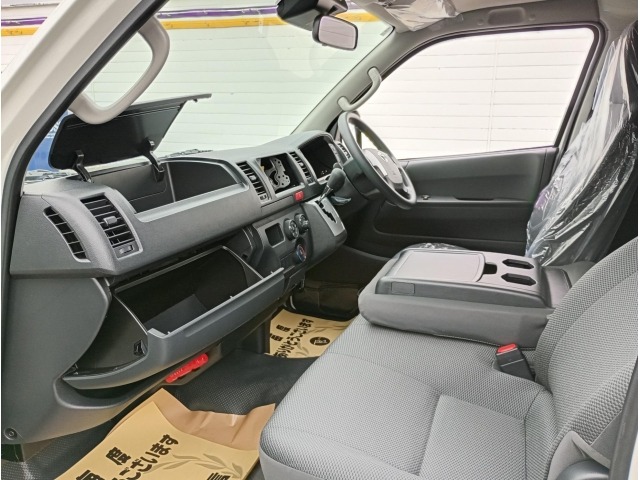 Toyota HIACE VAN 2026 6967957-5