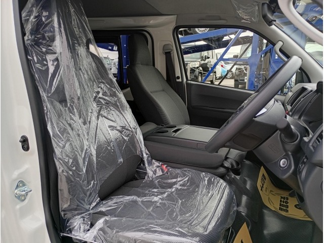 Toyota HIACE VAN 2026 6967957-6