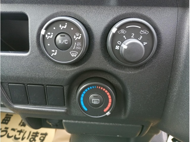 Toyota HIACE VAN 2026 6967957-8