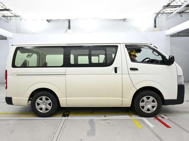 Toyota HIACE VAN 2021 6967982-3