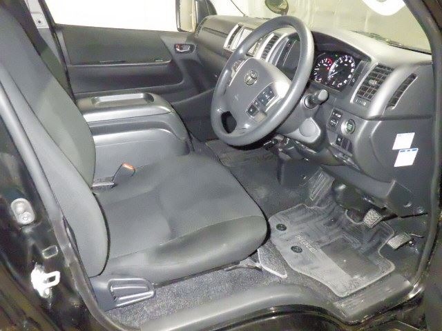Toyota HIACE VAN 2023 6968003-3