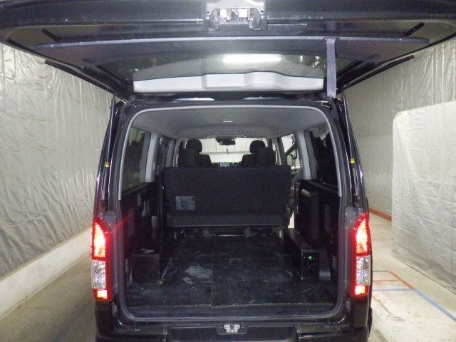 Toyota HIACE VAN 2023 6968003-5
