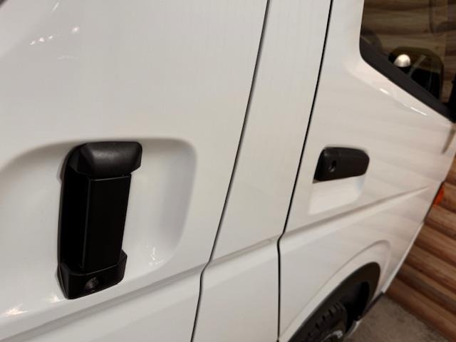 Toyota HIACE VAN 2024 6968036-1