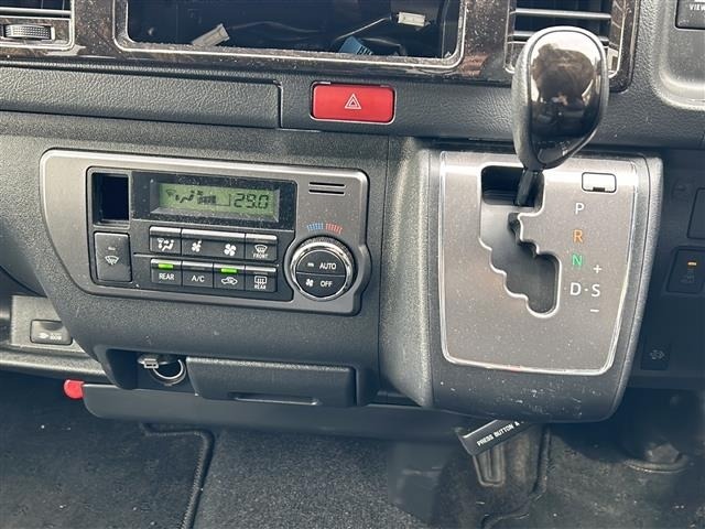 Toyota HIACE VAN 2022 6968059-3