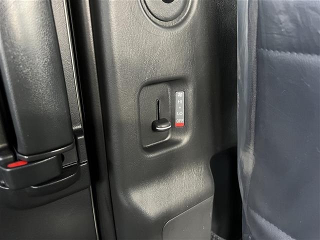 Toyota HIACE VAN 2026 6968070-3