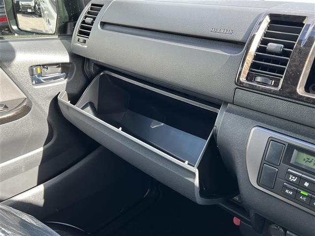 Toyota HIACE VAN 2026 6968070-6