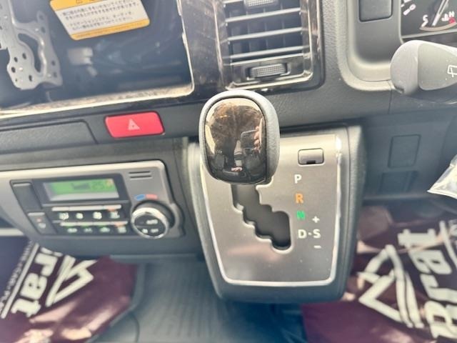 Toyota HIACE VAN 2026 6968079-9