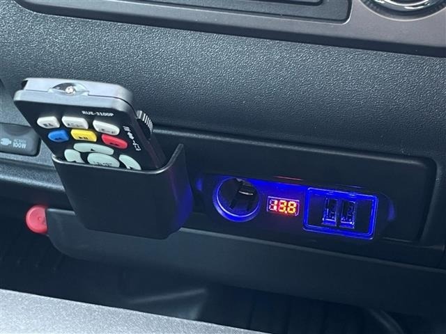 Toyota HIACE VAN 2022 6968108-5