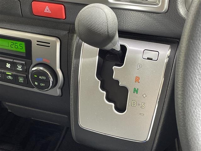 Toyota HIACE VAN 2026 6968200-12