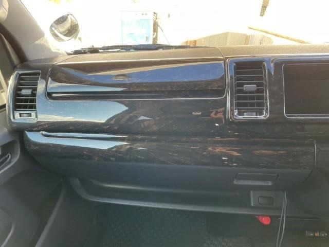 Toyota HIACE WAGON 2018 6970346-12