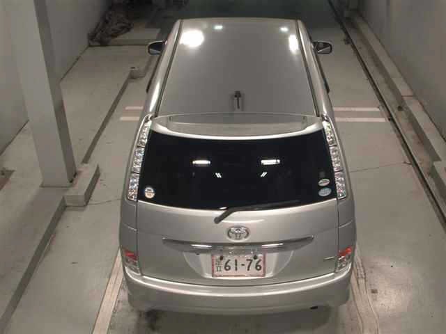 Toyota ISIS 2011 6969410-7