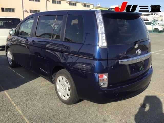 Toyota ISIS 2013 6969419-1