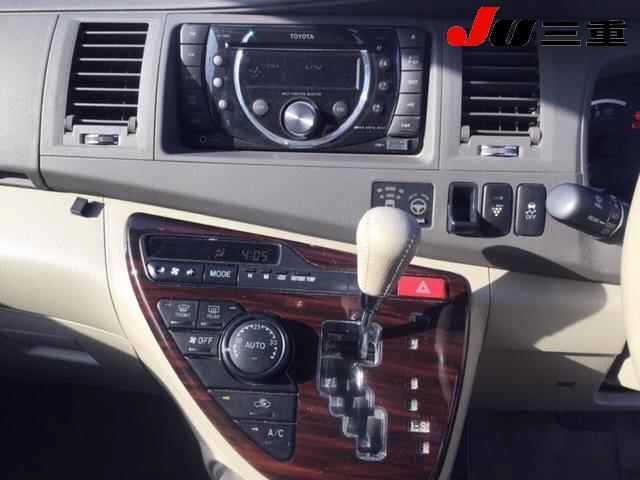 Toyota ISIS 2013 6969419-11