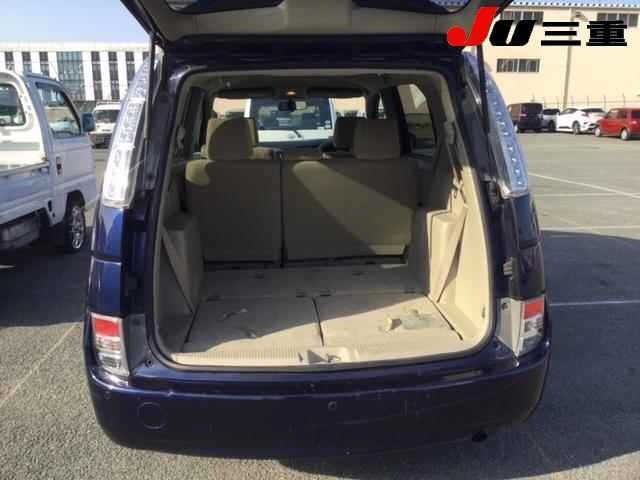 Toyota ISIS 2013 6969419-7