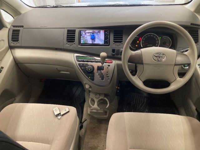 Toyota ISIS 2009 6969423-3