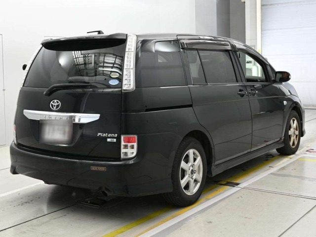 Toyota ISIS 2012 6969433-1