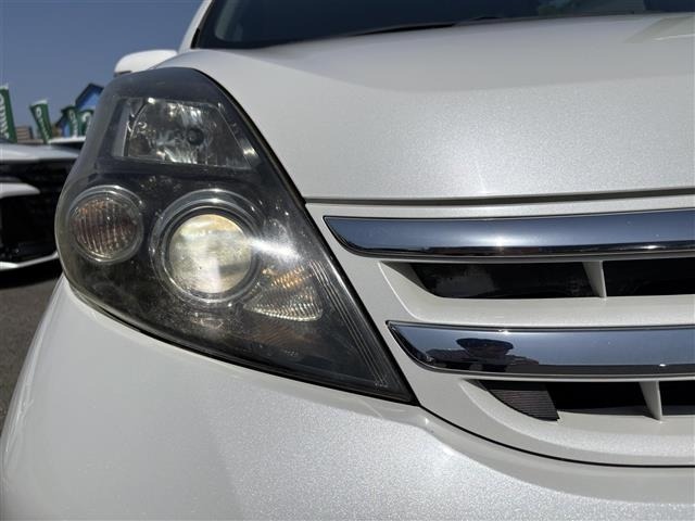 Toyota ISIS 2010 6969449-1