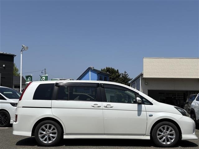 Toyota ISIS 2010 6969449-21