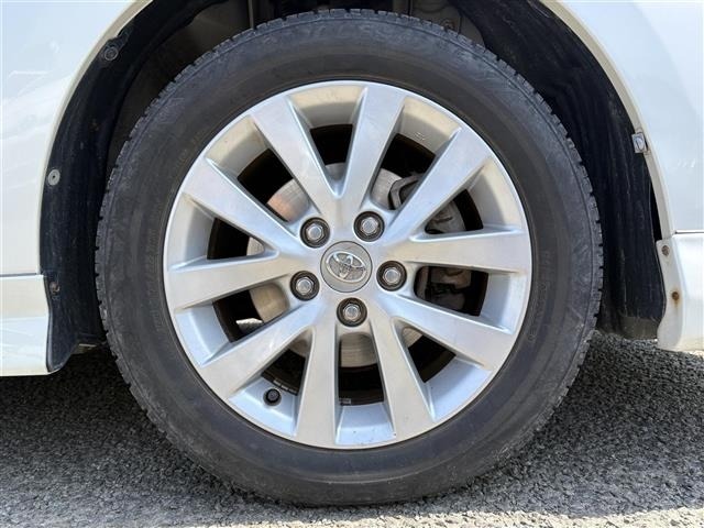 Toyota ISIS 2010 6969449-3