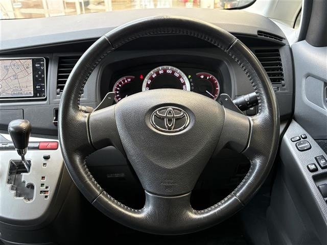 Toyota ISIS 2010 6969449-7