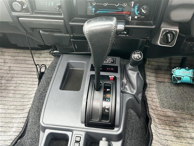 Toyota LAND CRUISER 2004 6968327-10