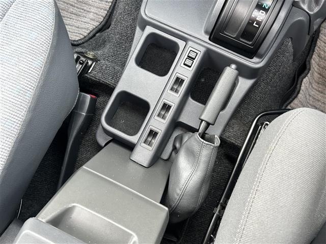 Toyota LAND CRUISER 2004 6968327-11