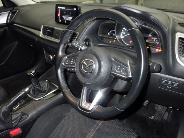 Mazda AXELA 2018 6989836-3