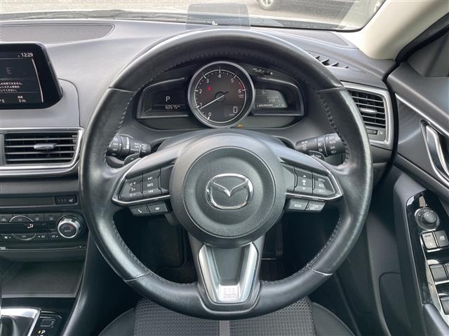 Mazda AXELA 2018 6989977-1
