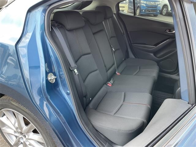 Mazda AXELA 2018 6989977-5