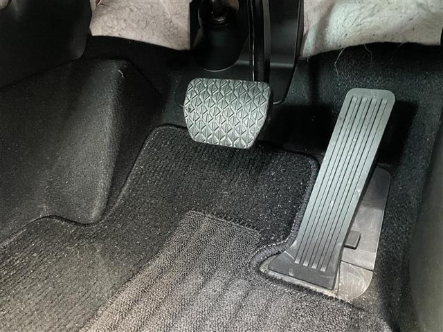 Mazda AXELA 2017 6990026-10