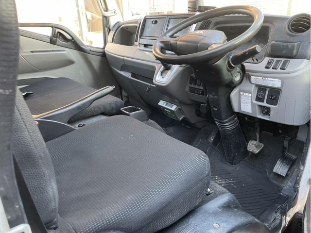 Mitsubishi CANTER 2021 7000067-8