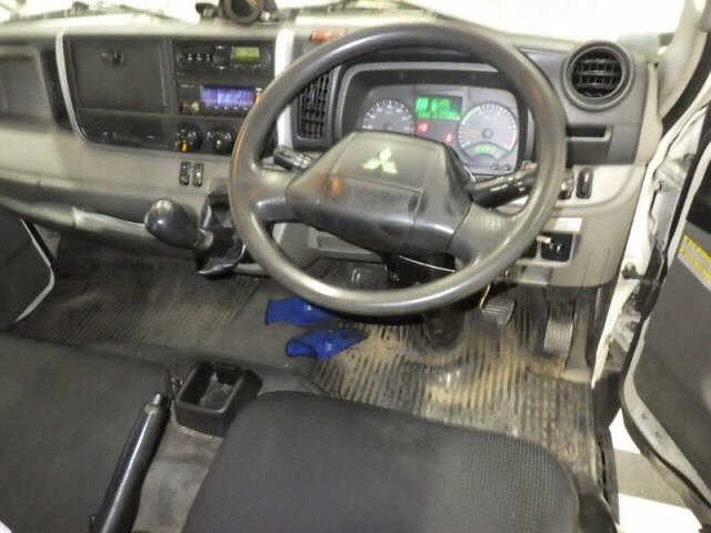 Mitsubishi CANTER 2019 7000082-3