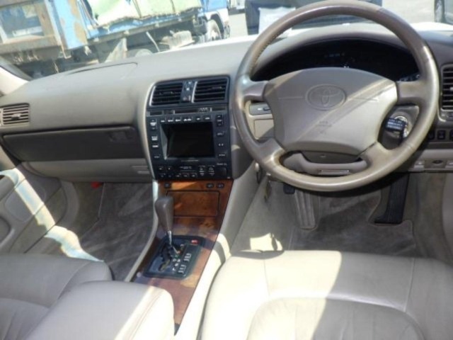 Toyota CELSIOR 1997 6981755-2