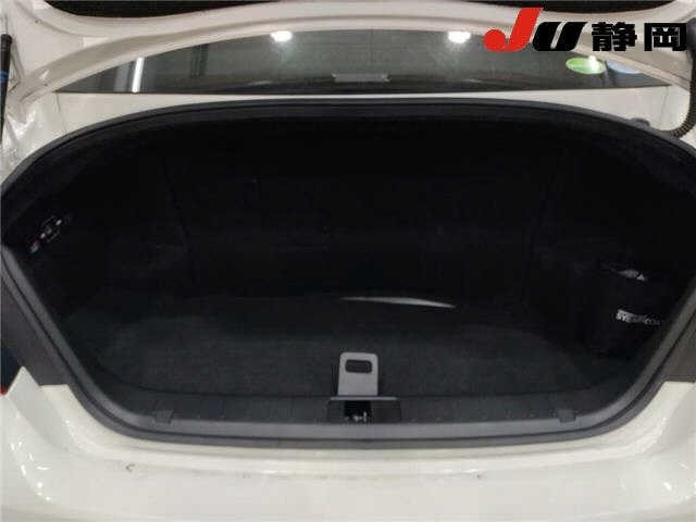 Nissan CIMA 2017 6981431-9