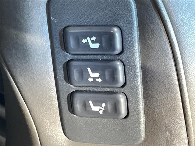 Nissan CIMA 2017 6981531-1
