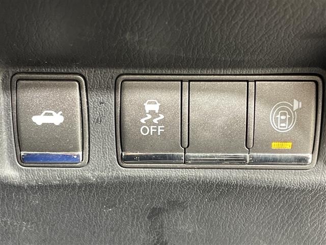 Nissan CIMA 2017 6981531-9