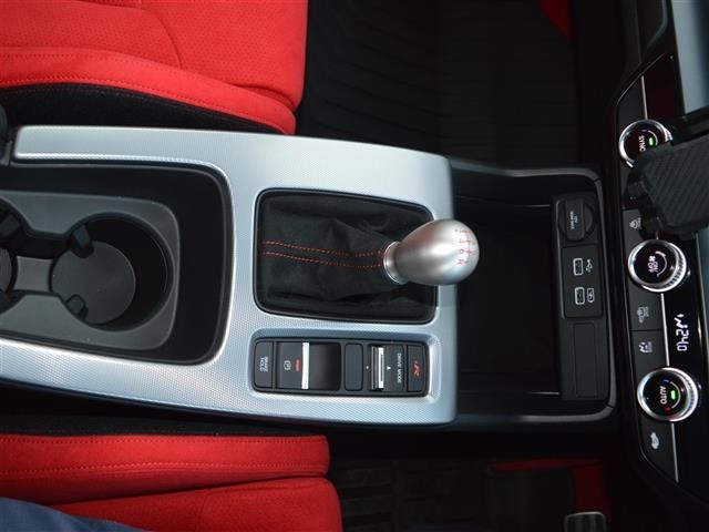 Honda CIVIC 2024 6985426-8